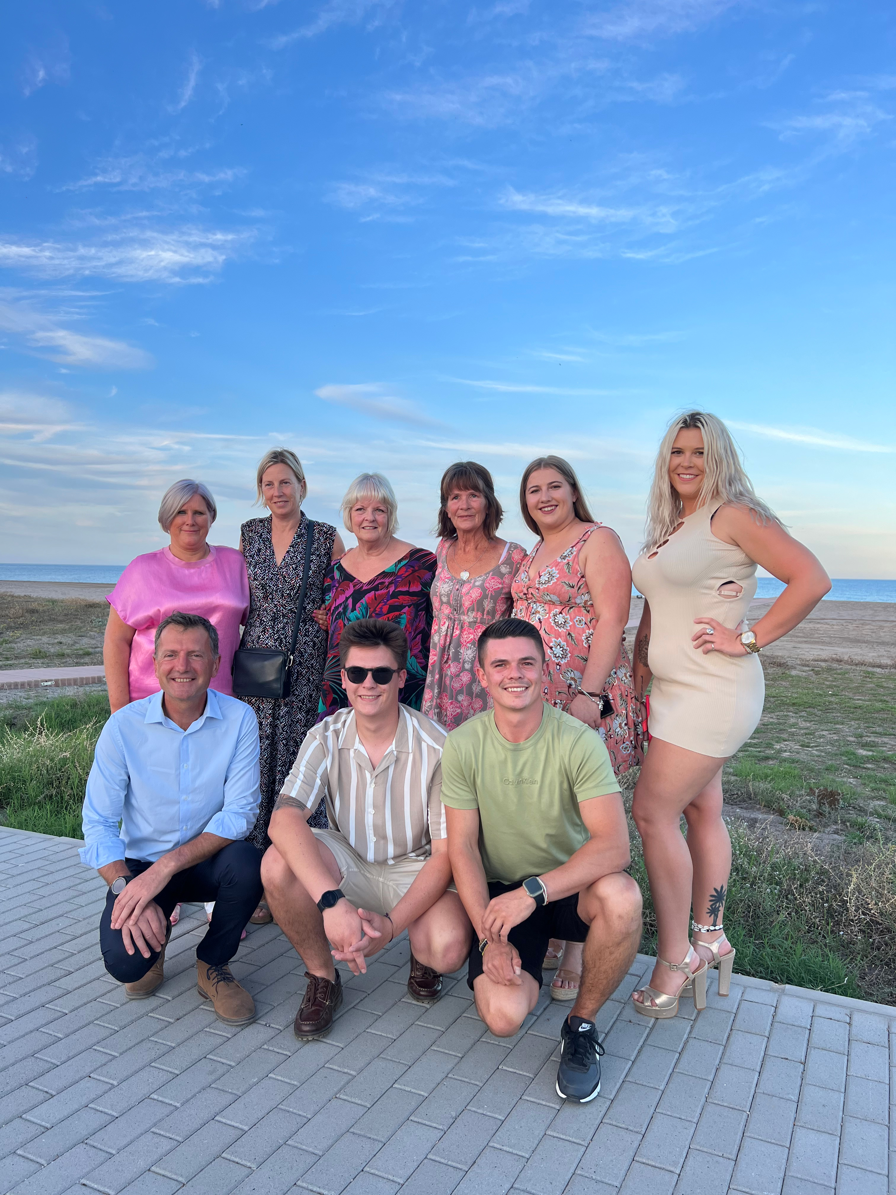Een groepsfoto van het Almeria Homes-team